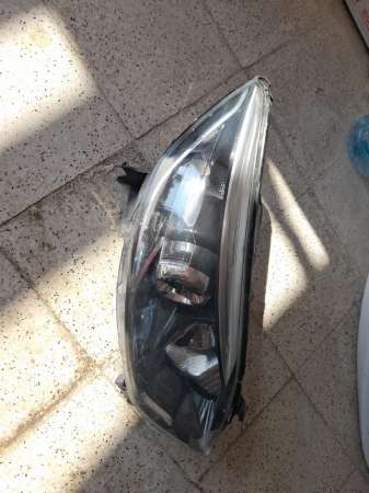 RENAULT CAPTUR ÇIKMA YEDEK SAĞ ÖN FAR